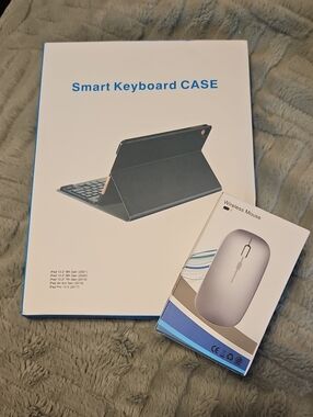Smart Keyboard Case for iPad with Wireless Mouse - Green
